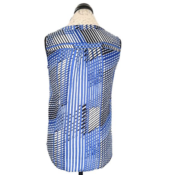 Banana Republic Womens Blouse Size XS Sleeveless Top V Neckline Blue White Print - Picture 2 of 12